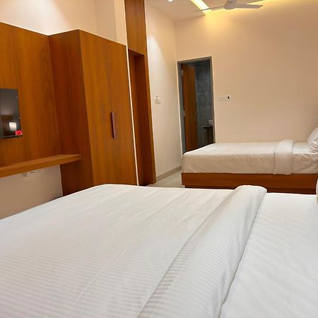 Hotel Neem Heritage Shirdi Bagian luar foto