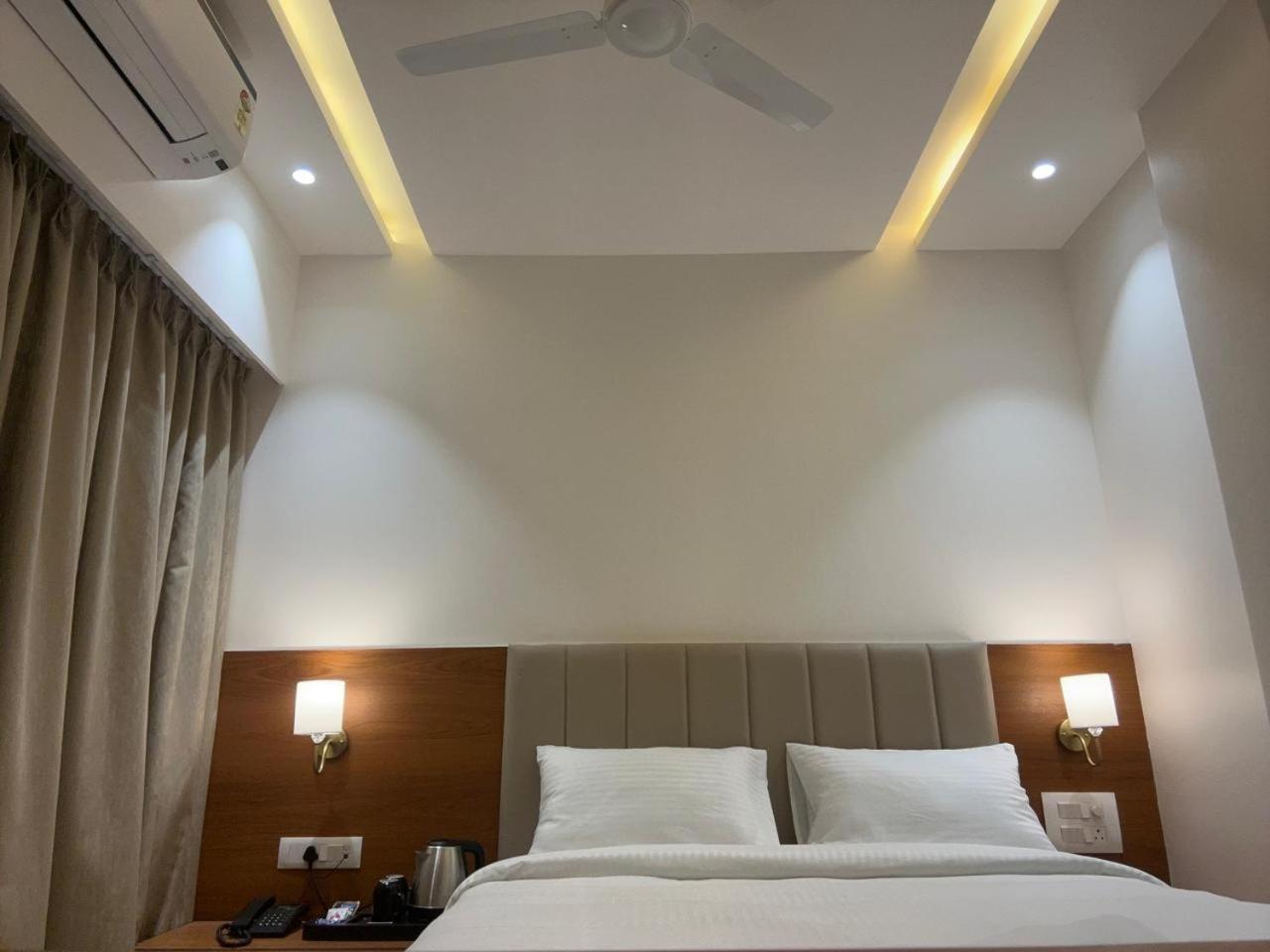 Hotel Neem Heritage Shirdi Bagian luar foto
