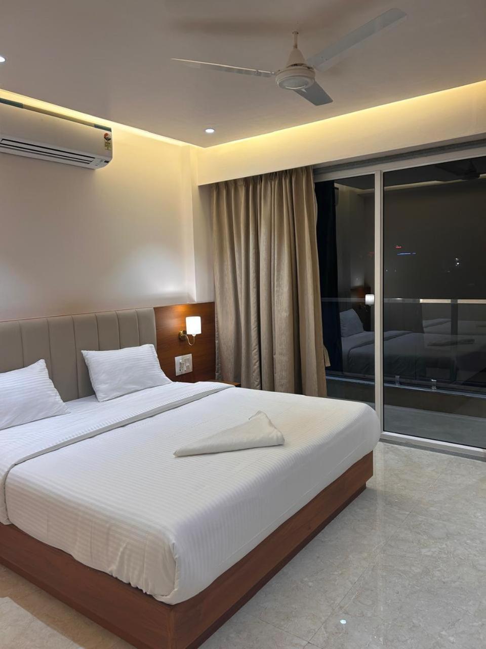 Hotel Neem Heritage Shirdi Bagian luar foto