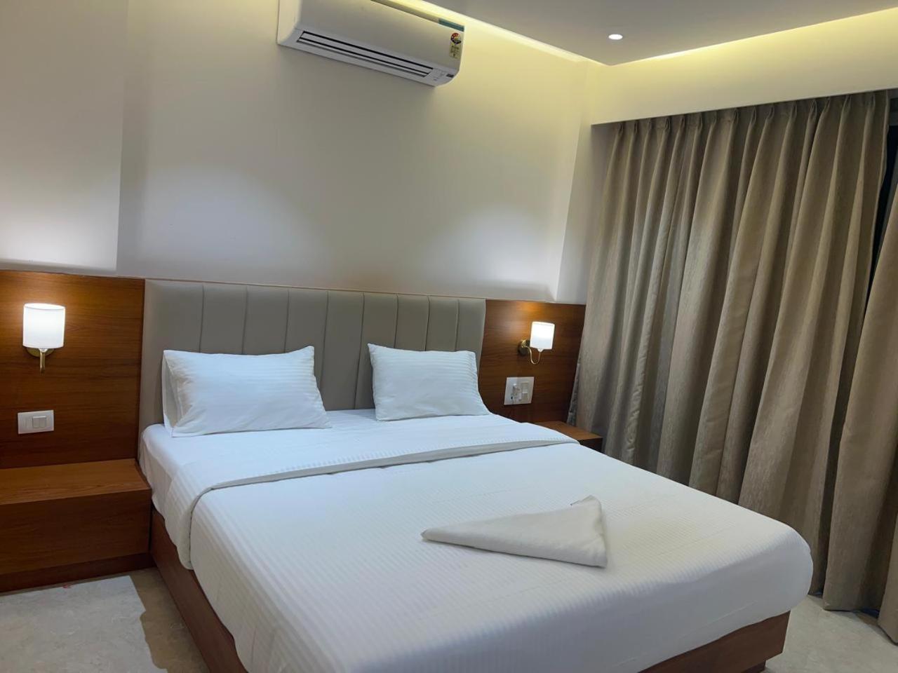 Hotel Neem Heritage Shirdi Bagian luar foto