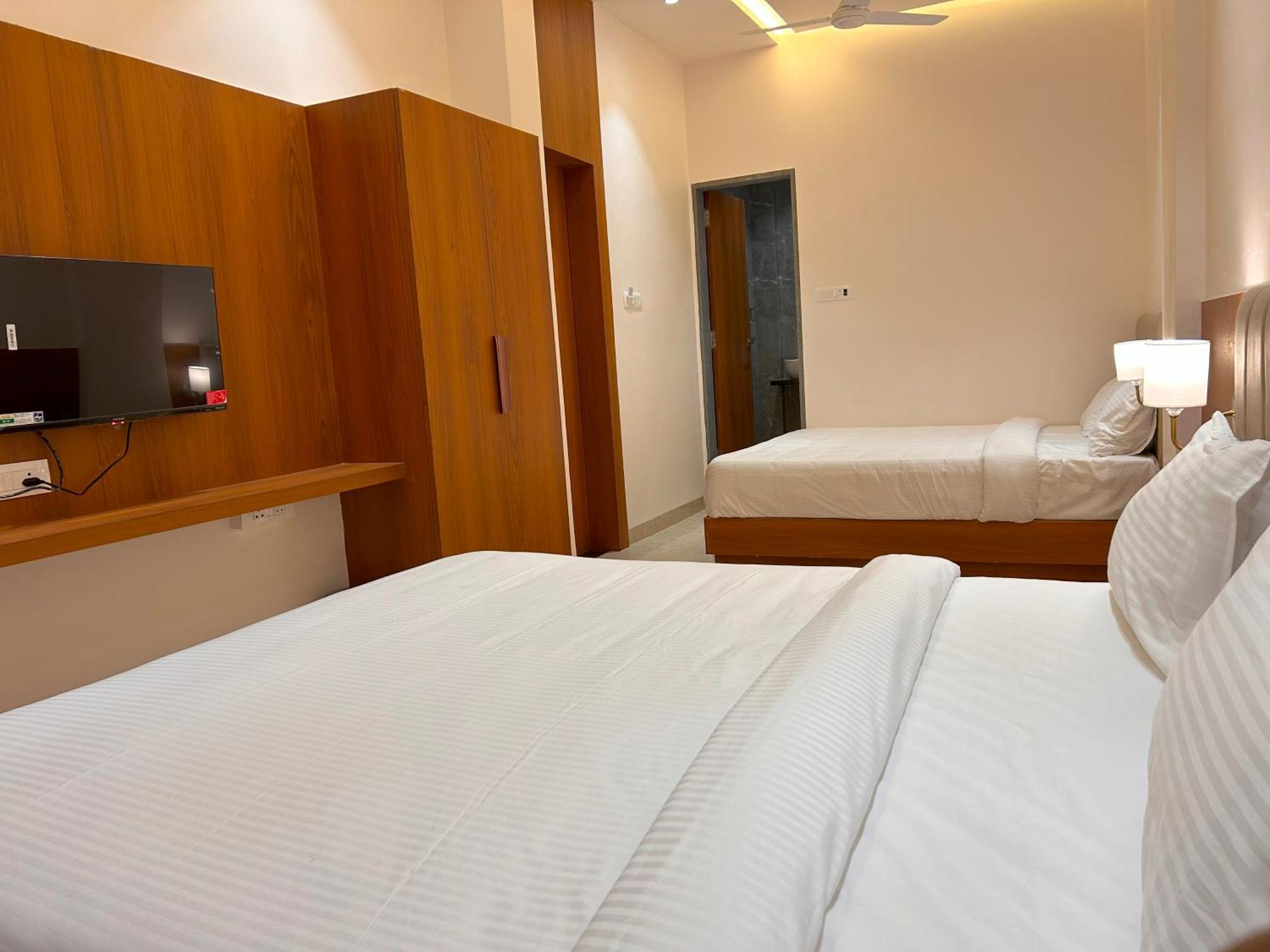 Hotel Neem Heritage Shirdi Bagian luar foto