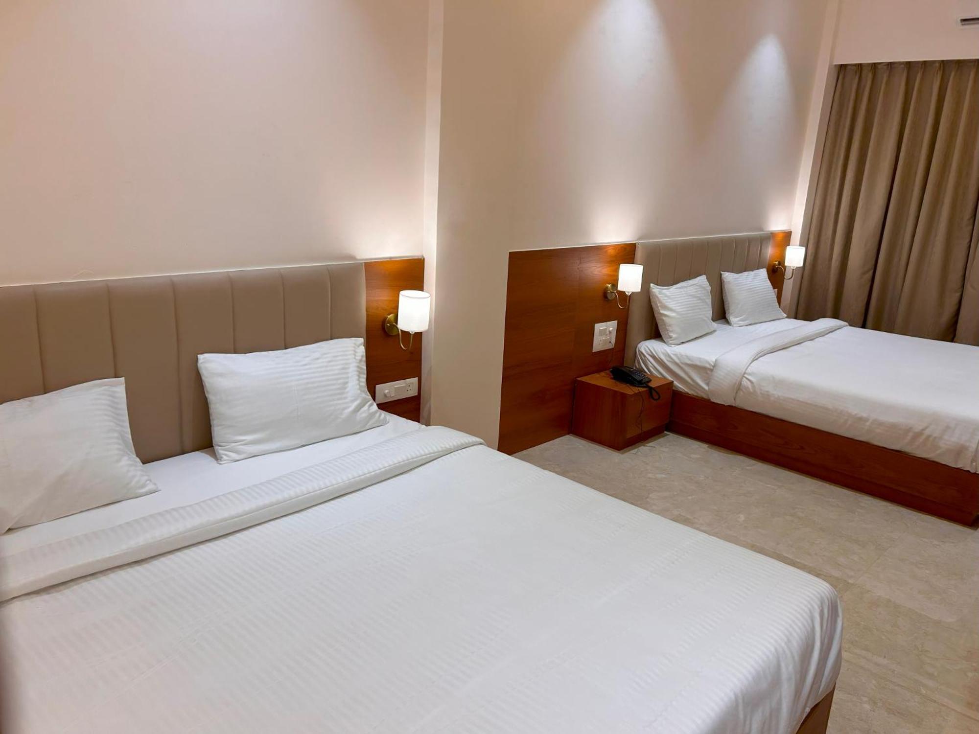 Hotel Neem Heritage Shirdi Bagian luar foto